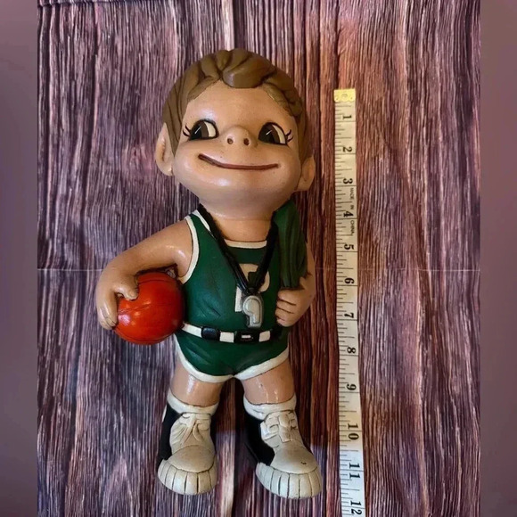 Vintage Retro Atlantic Mold Art Studio Basketball Sports Boy Figurine 10.5 in - Picture 1 of 4